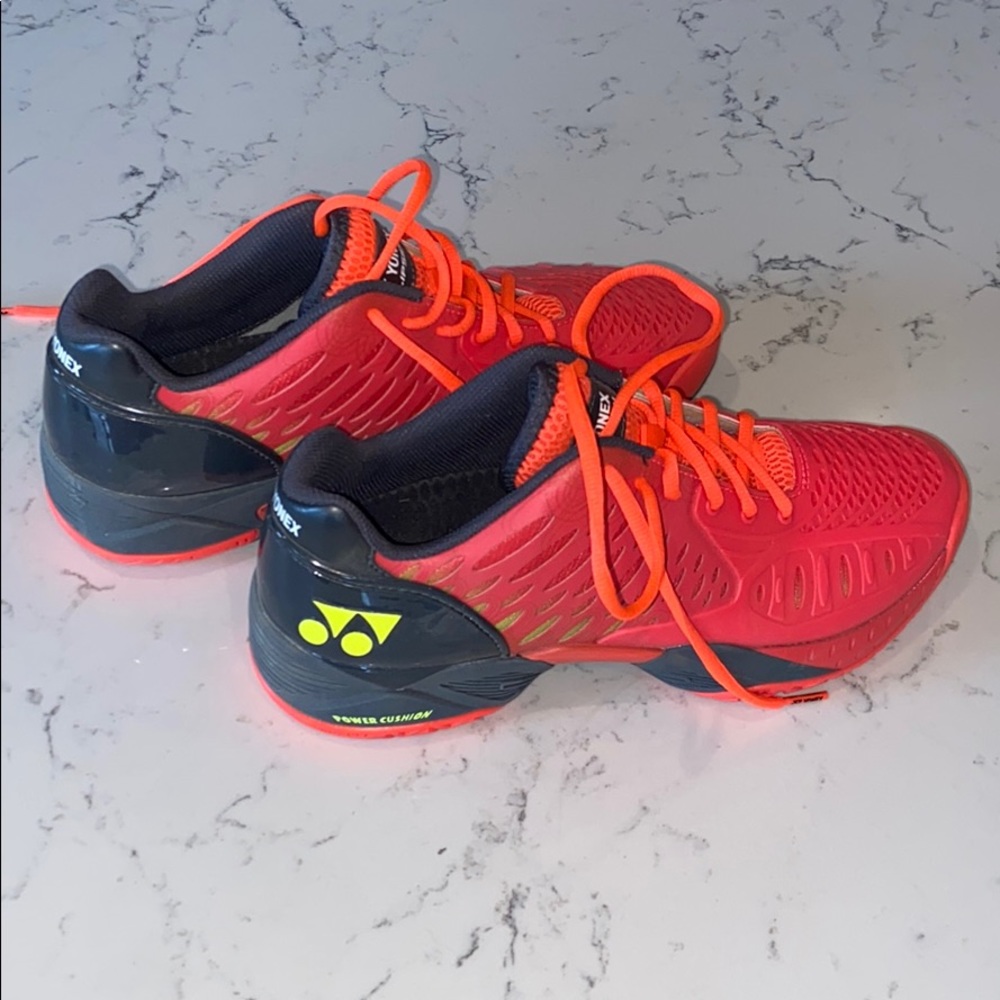 NEW TENNIS SHOES